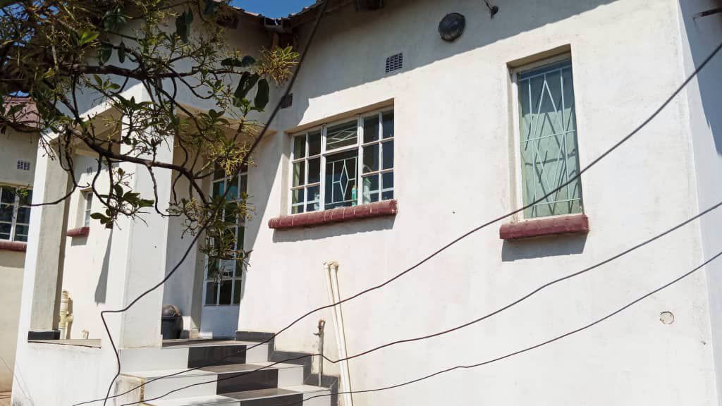 Residential House photograph 1