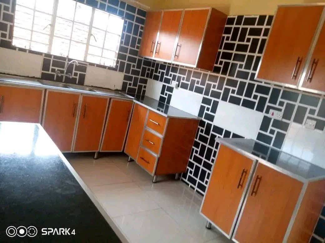 Townhouse for Rent photograph 2