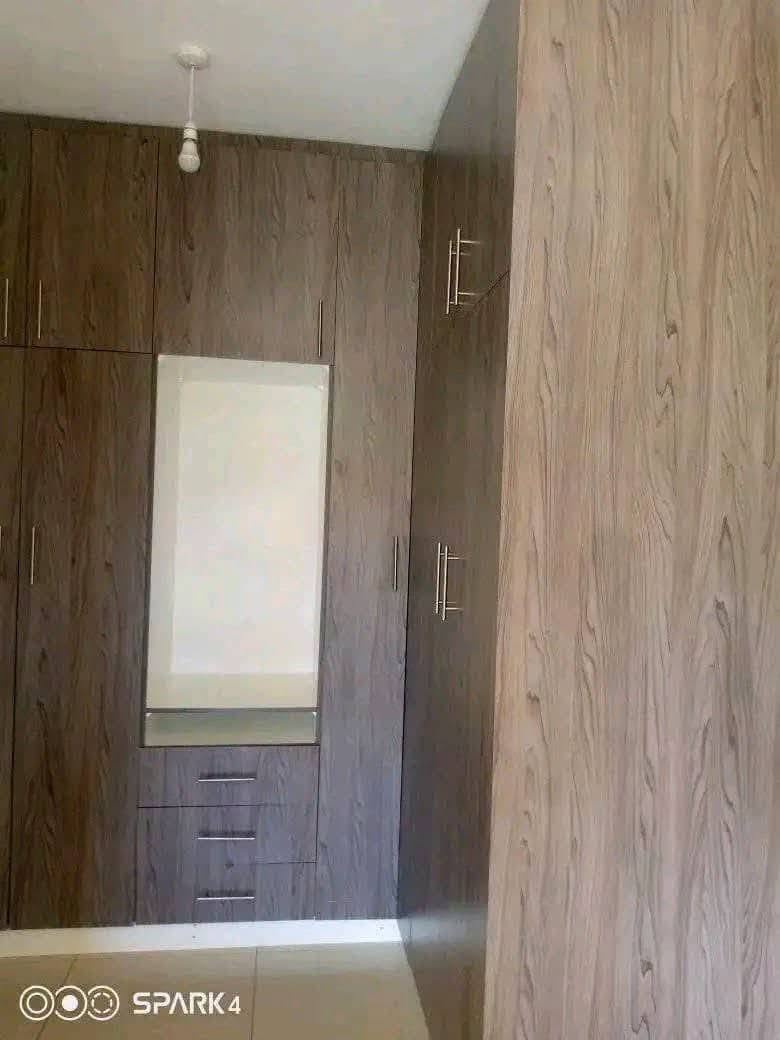 Townhouse for Rent photograph 4
