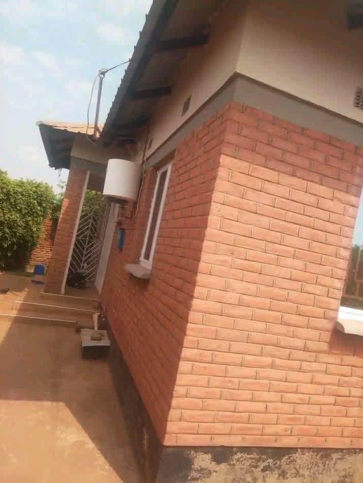 Residential House photograph 2